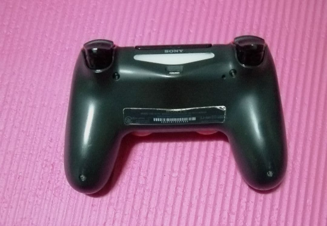 ps4本体 コントローラー2台　ソフト4本