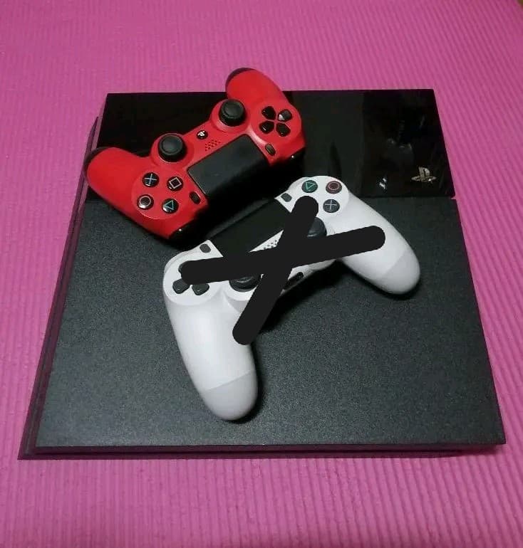 ps4本体 コントローラー2台　ソフト4本