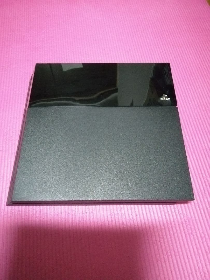 ps4本体 コントローラー2台　ソフト4本