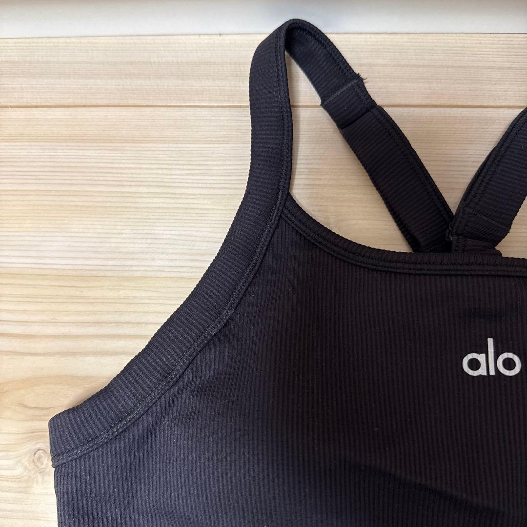 新品タグなし　極美品　Alo yoga Mサイズ