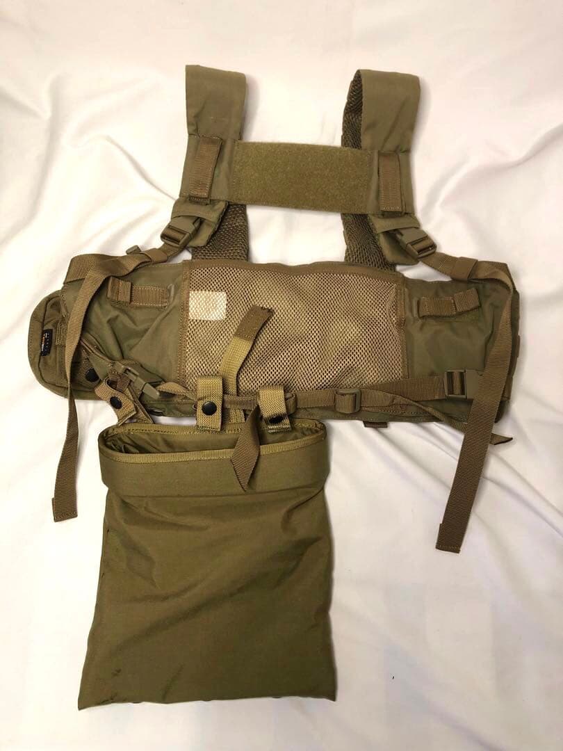 5.11タクティカルのチェストリグ&タスマニアンタイガーポーチ類その他ポーチ付き