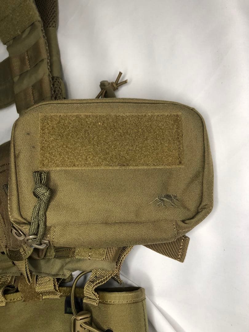 5.11タクティカルのチェストリグ&タスマニアンタイガーポーチ類その他ポーチ付き