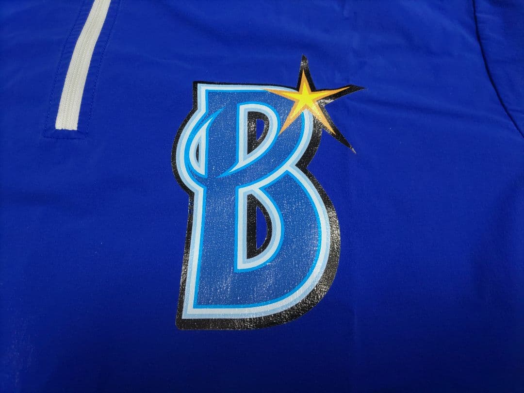 横浜DeNAベイスターズ　アップジャケット　DESCENTE