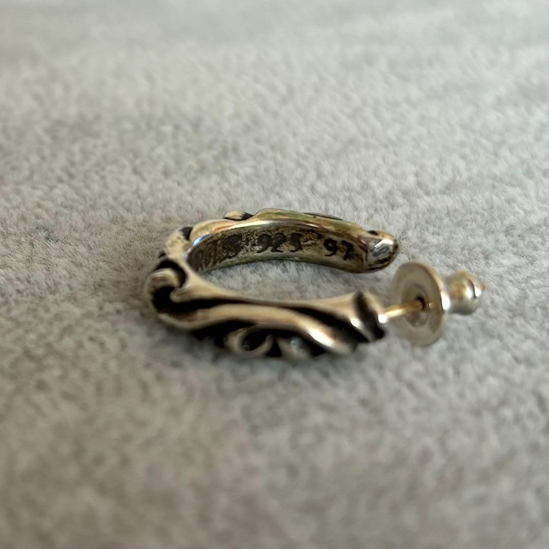 クロムハーツ スクロールフープピアス (片耳用)