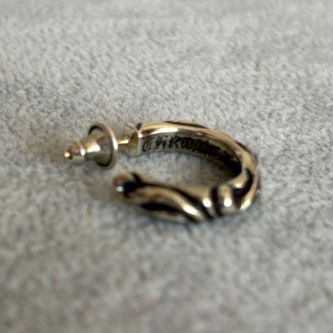 クロムハーツ スクロールフープピアス (片耳用)