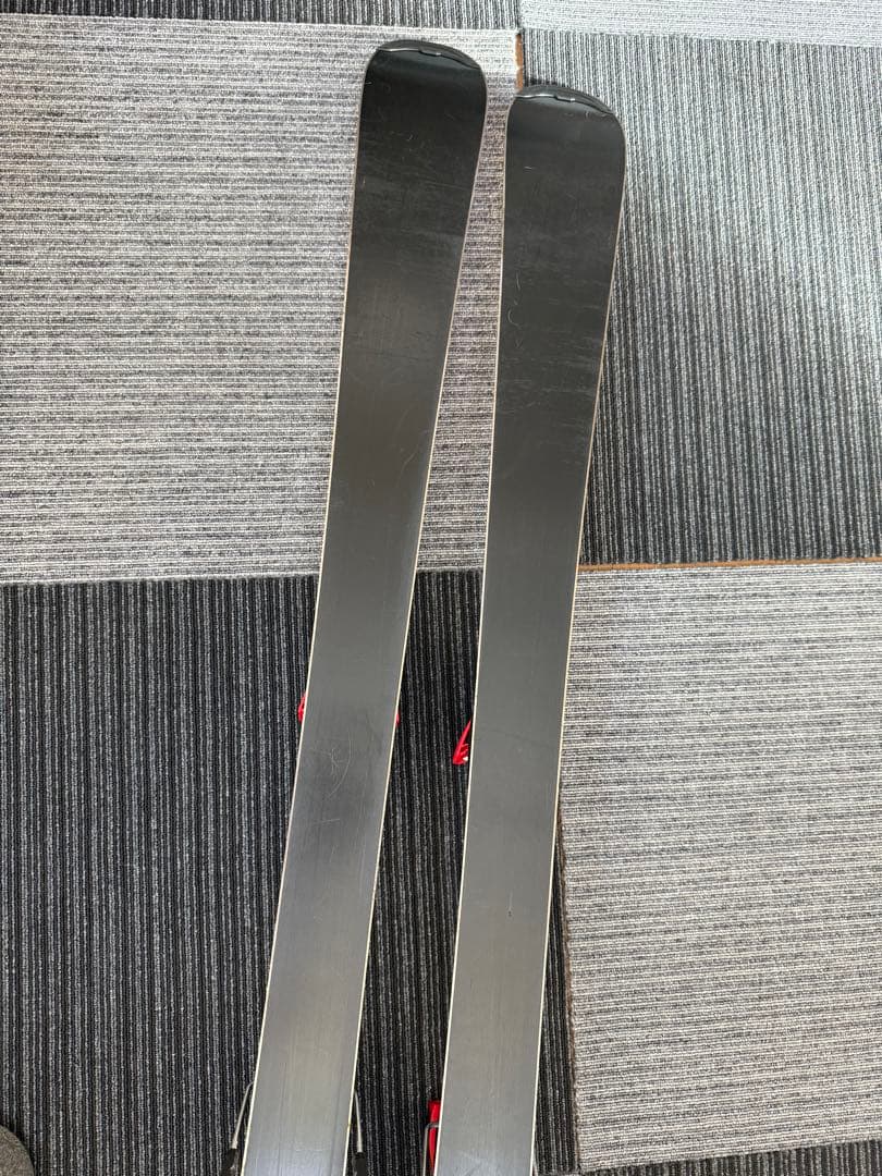 ATOMIC アトミック スキー板、ビンディング、ストック3点、スキーケースつき