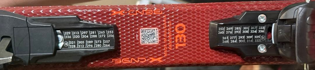 ATOMIC アトミック スキー板、ビンディング、ストック3点、スキーケースつき