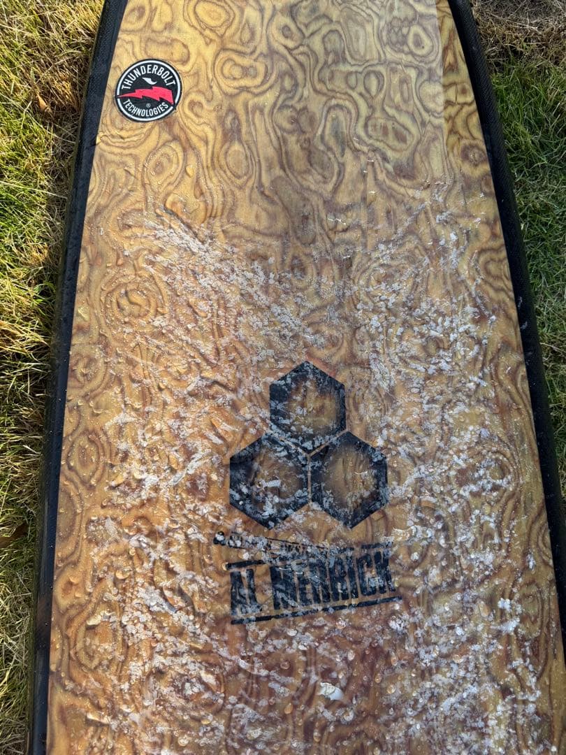 【てっちゃん】定価20万近く　サーフボード　ミッドレングス7'2\"