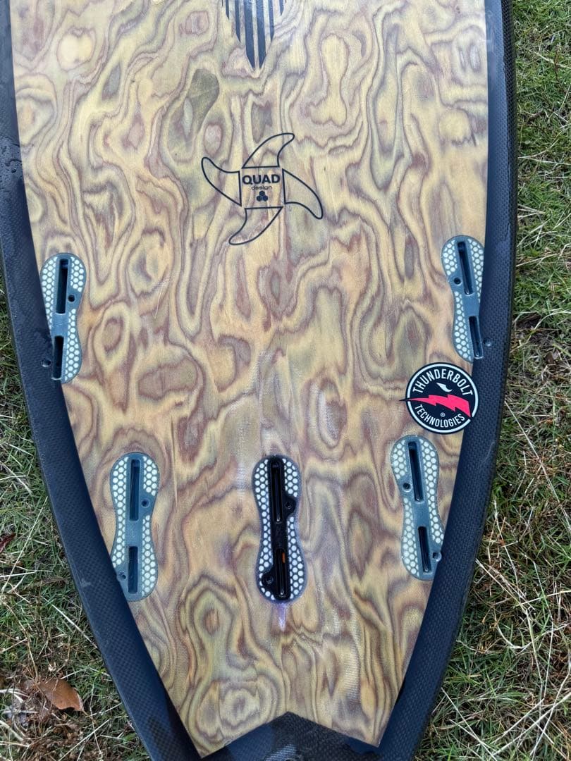 【てっちゃん】定価20万近く　サーフボード　ミッドレングス7'2\"