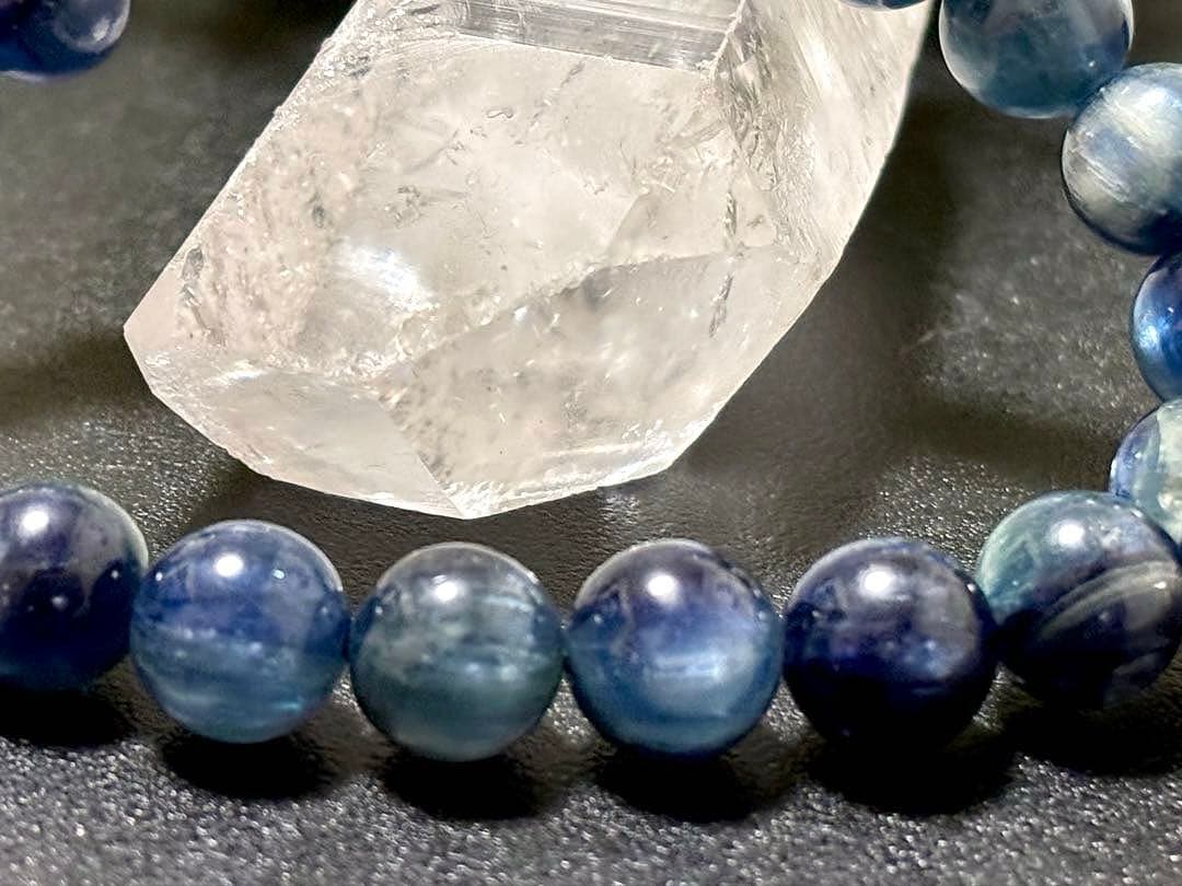 A-m@　究極品質　幻のモザンビーク産グリーンブルーカイヤナイト