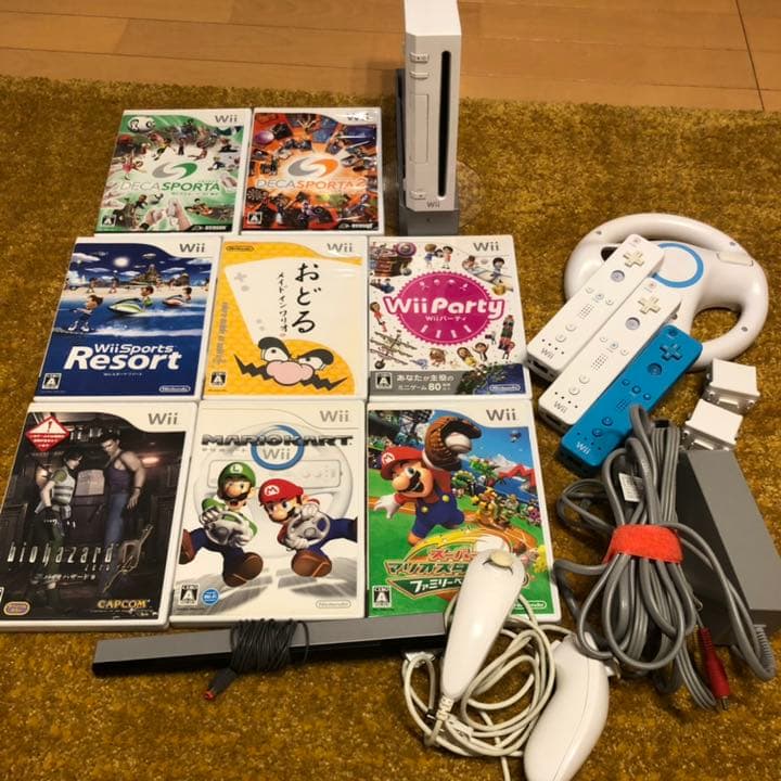 Wii本体＋ソフト8本＋Wiiリモコン3本/購入してそのまま遊べるセット！