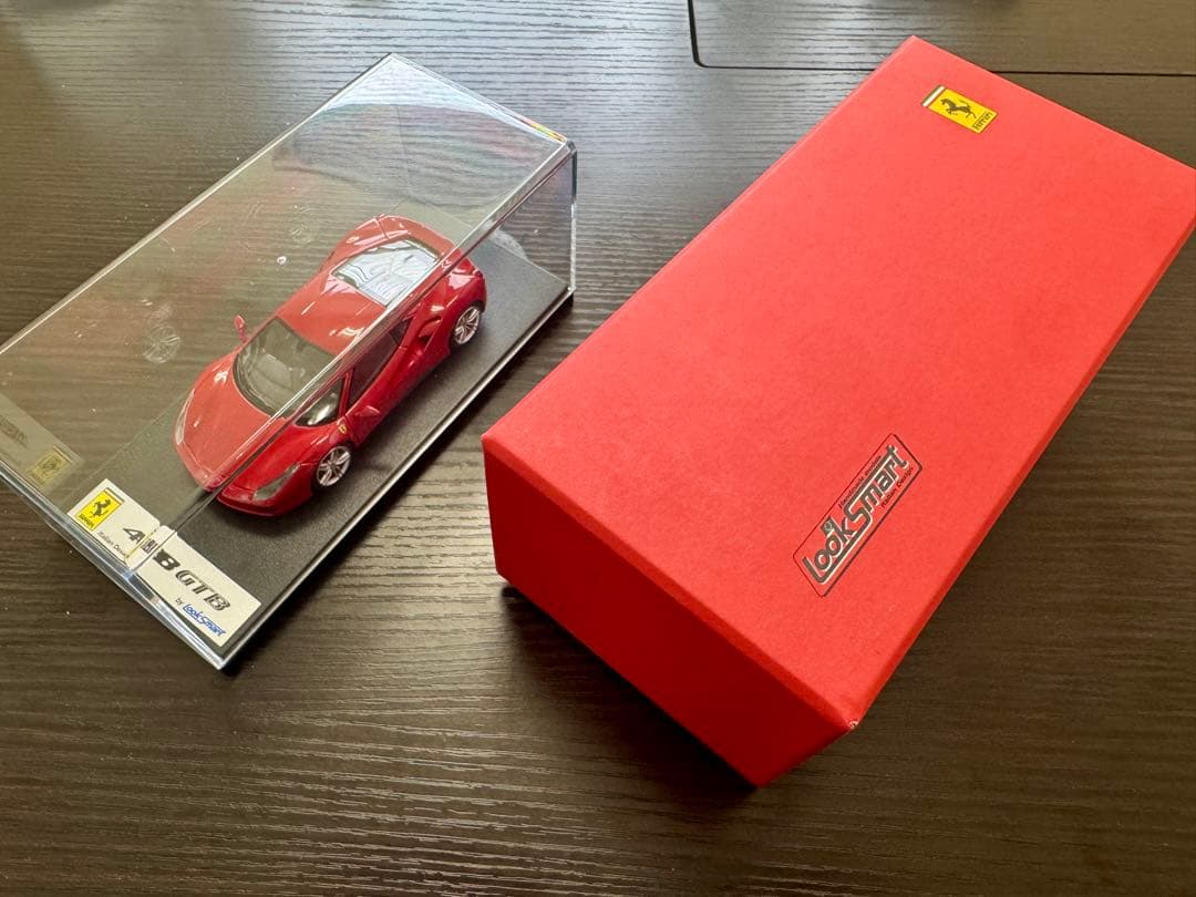 Ferrari 488 GTB ミニカー Looksmart 赤 1/43