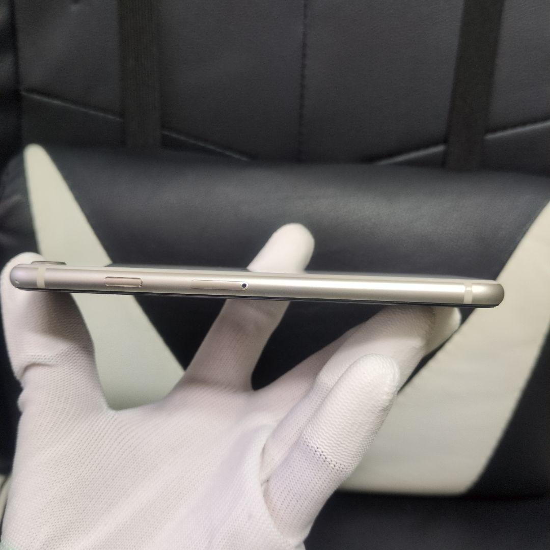 79 画面新品 iPhone　SE 第3世代　128gb 白　SIMフリー　ホワ