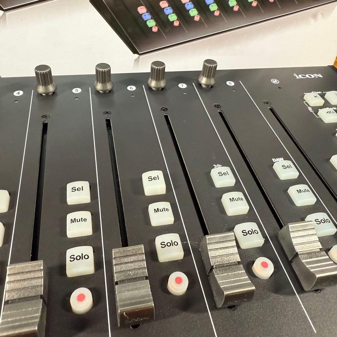 ICON DIGITAL PLATFORM M+ フィジカルコントローラー