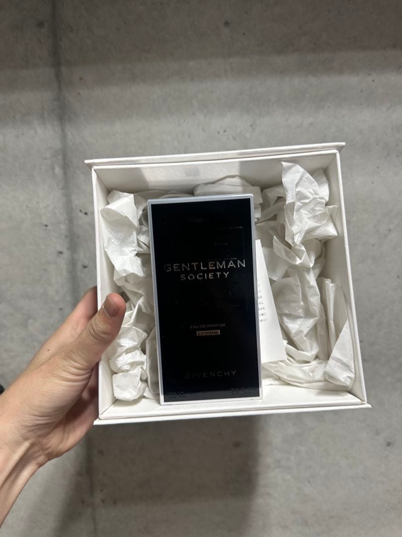 Givenchy Gentleman 香水 100ml ホワイトボックス付き