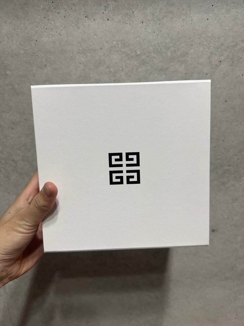 Givenchy Gentleman 香水 100ml ホワイトボックス付き