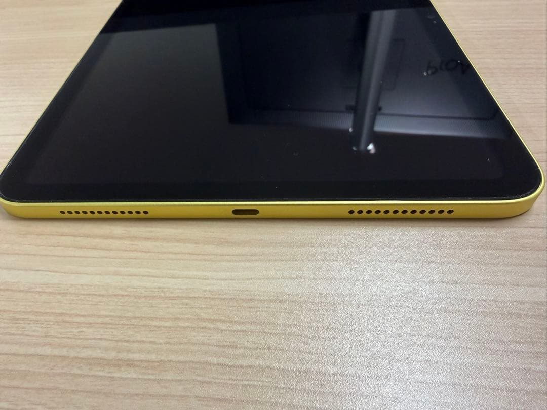 iPad 第10世代　刻印入り　イエロー
