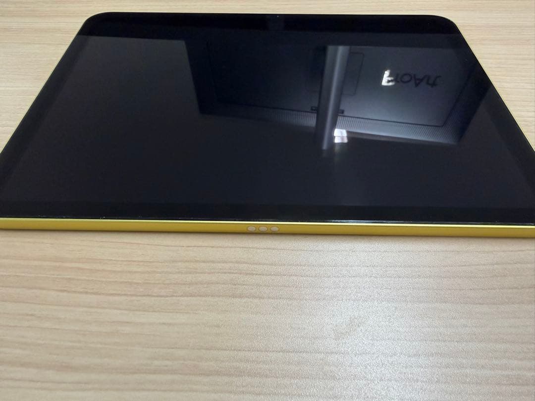 iPad 第10世代　刻印入り　イエロー