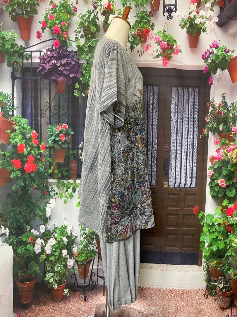 花938新品koibitomisaki 綿麻 刺繍付きAラインTU/951