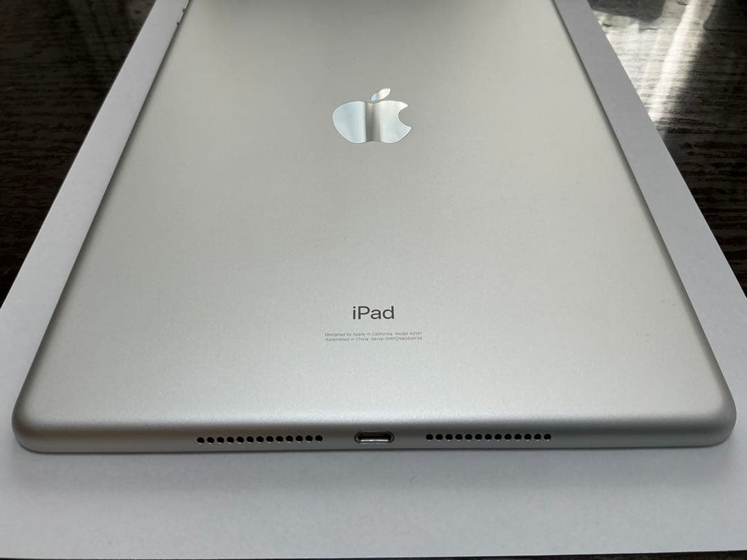 【極美品】iPad (第7世代) 128GB バッテリー95パーセントWifi