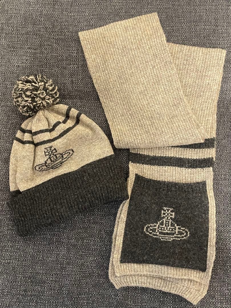 ヴィヴィアンウエストウッド ニット帽とマフラーセット (ほぼ未使用 タグなし)