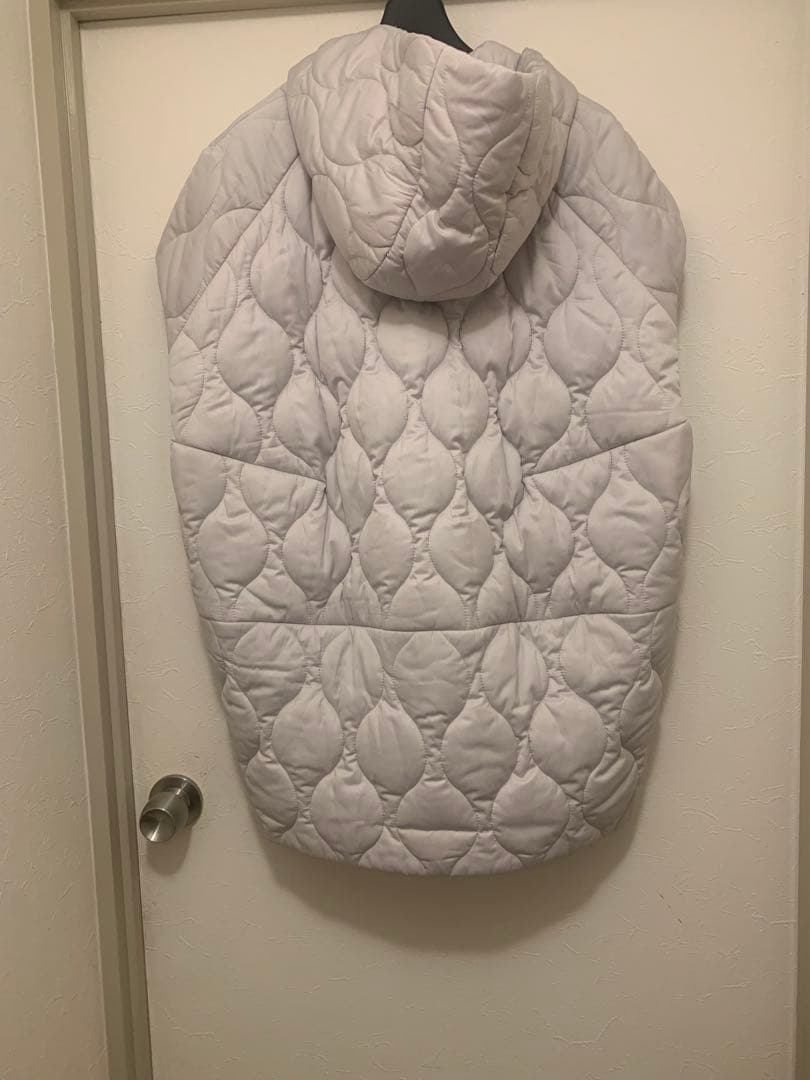 スタニングルアーフード付きライトキルティングベスト