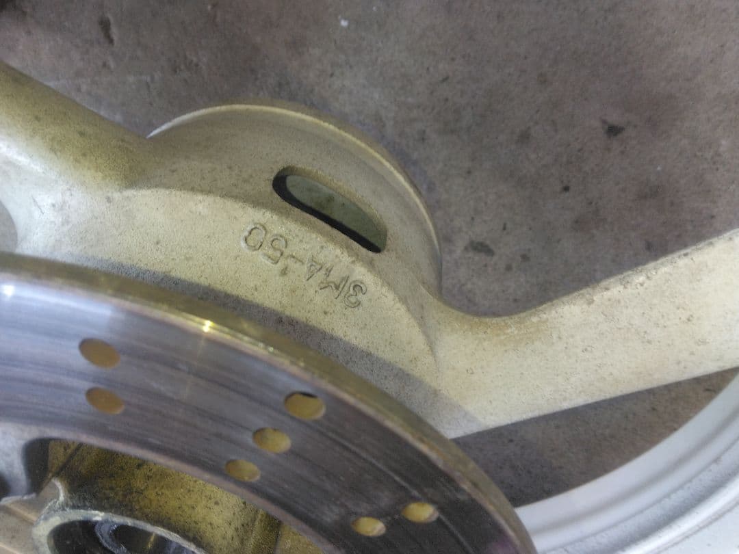 TZR250 3MAリアホイール