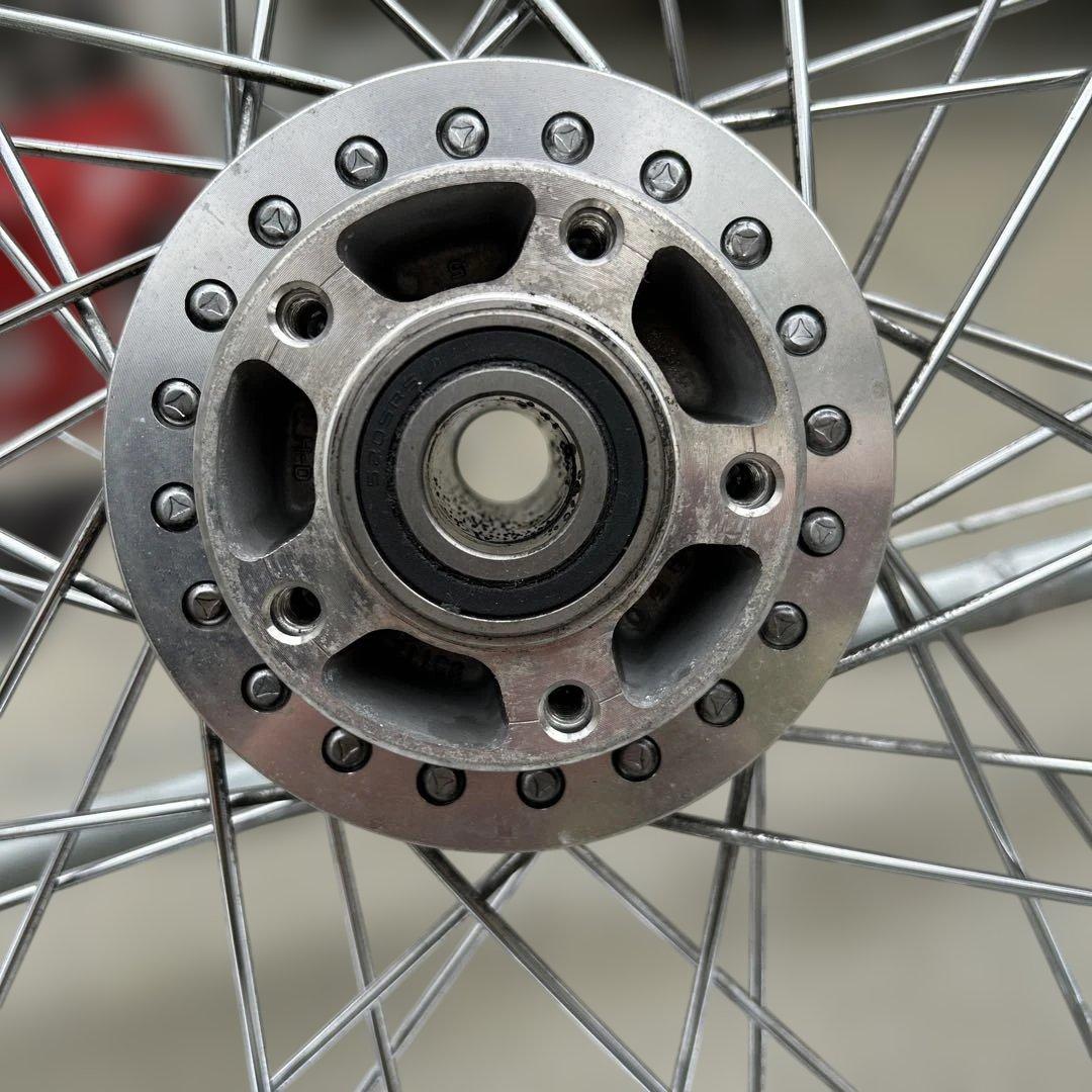 激安美品　ダイナ　ハーレー　スポークホイール ホワイトウォールタイヤ　19インチ