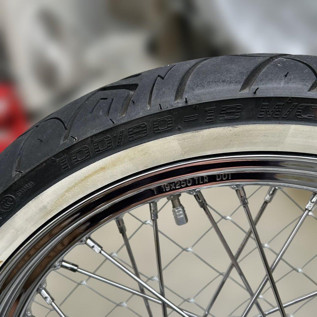 激安美品　ダイナ　ハーレー　スポークホイール ホワイトウォールタイヤ　19インチ