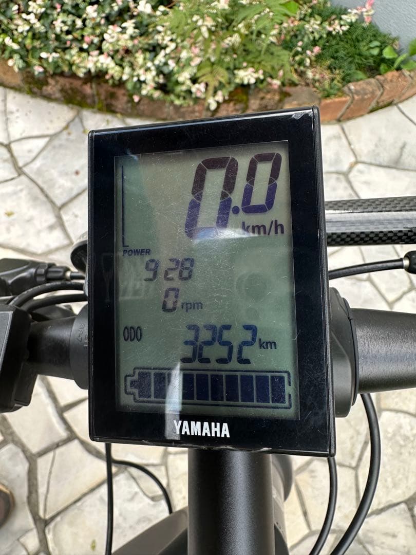 電動アシスト自転車　クロスバイクYPJ-C 2台THULEサイクルキャリア2台