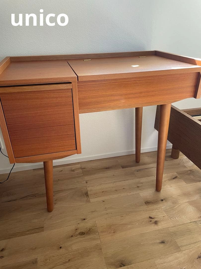 unico ドレッサー　テーブル　鏡台　ウニコ
