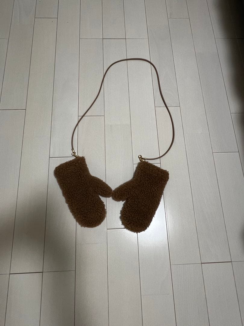 MaxMara ブラウンファーミトン ストラップ付き