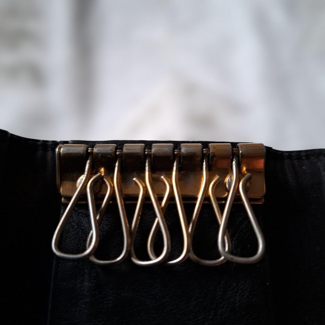 CHANEL ブラック キャビアスキンキーケース