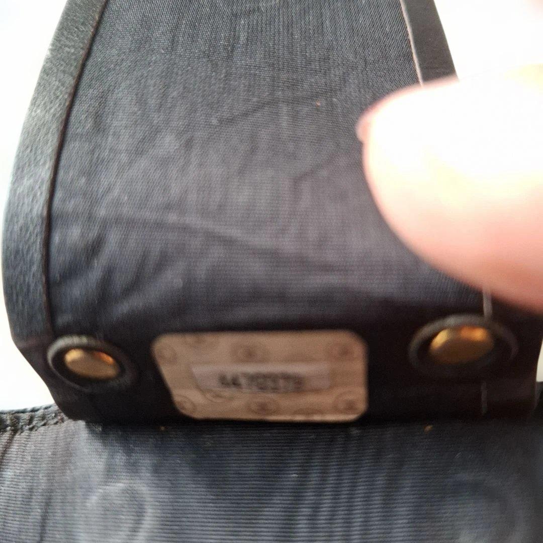 CHANEL ブラック キャビアスキンキーケース