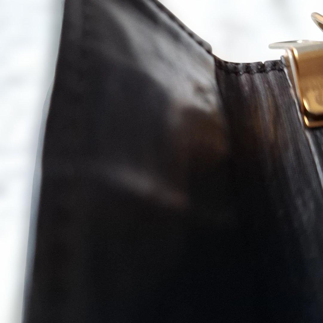 CHANEL ブラック キャビアスキンキーケース