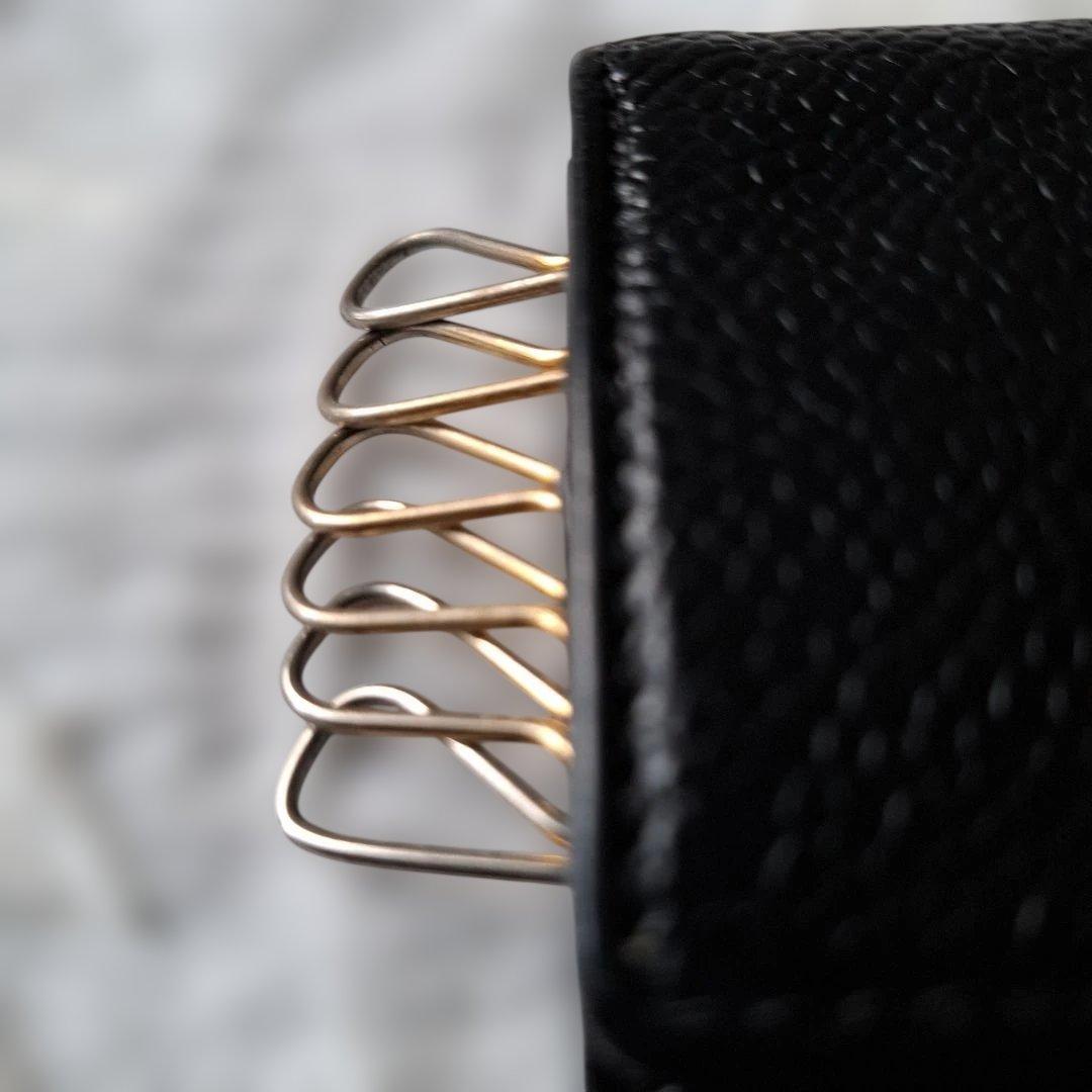 CHANEL ブラック キャビアスキンキーケース