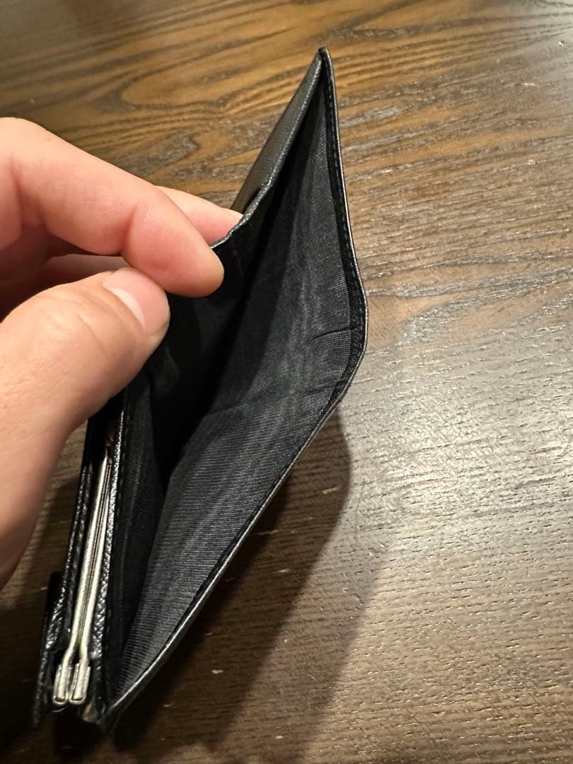 PRADA ブラック サフィアーノレザー 二つ折り財布