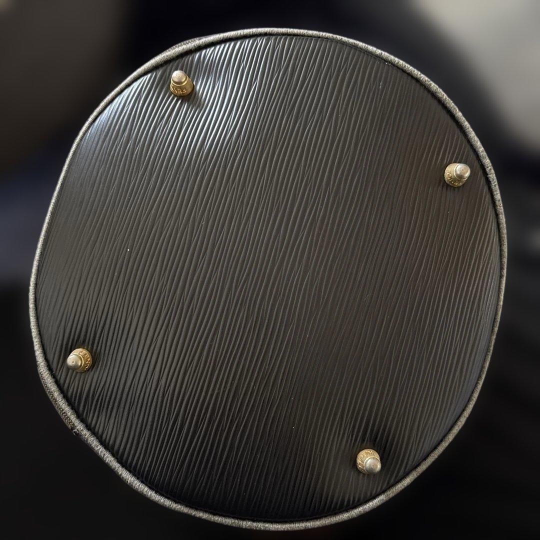 フェンディペカントートバッグ