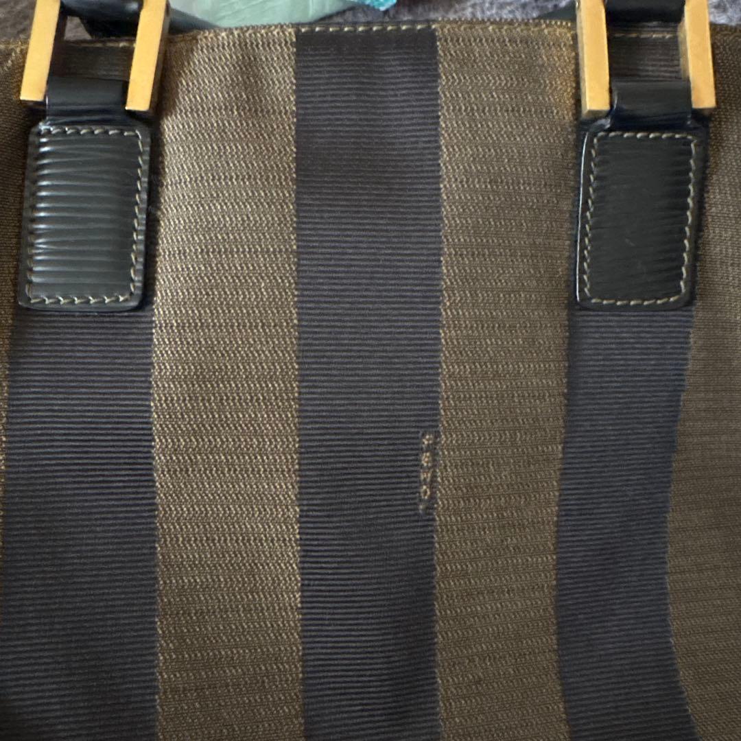 フェンディペカントートバッグ