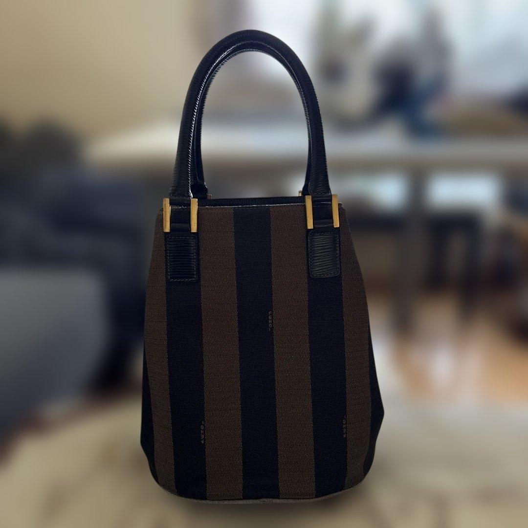 フェンディペカントートバッグ