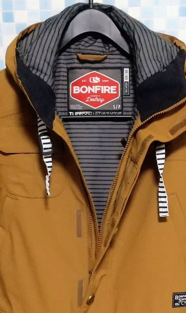 [ 美品 ] BONFIRE & Foreted スノーボードウェア上下セット