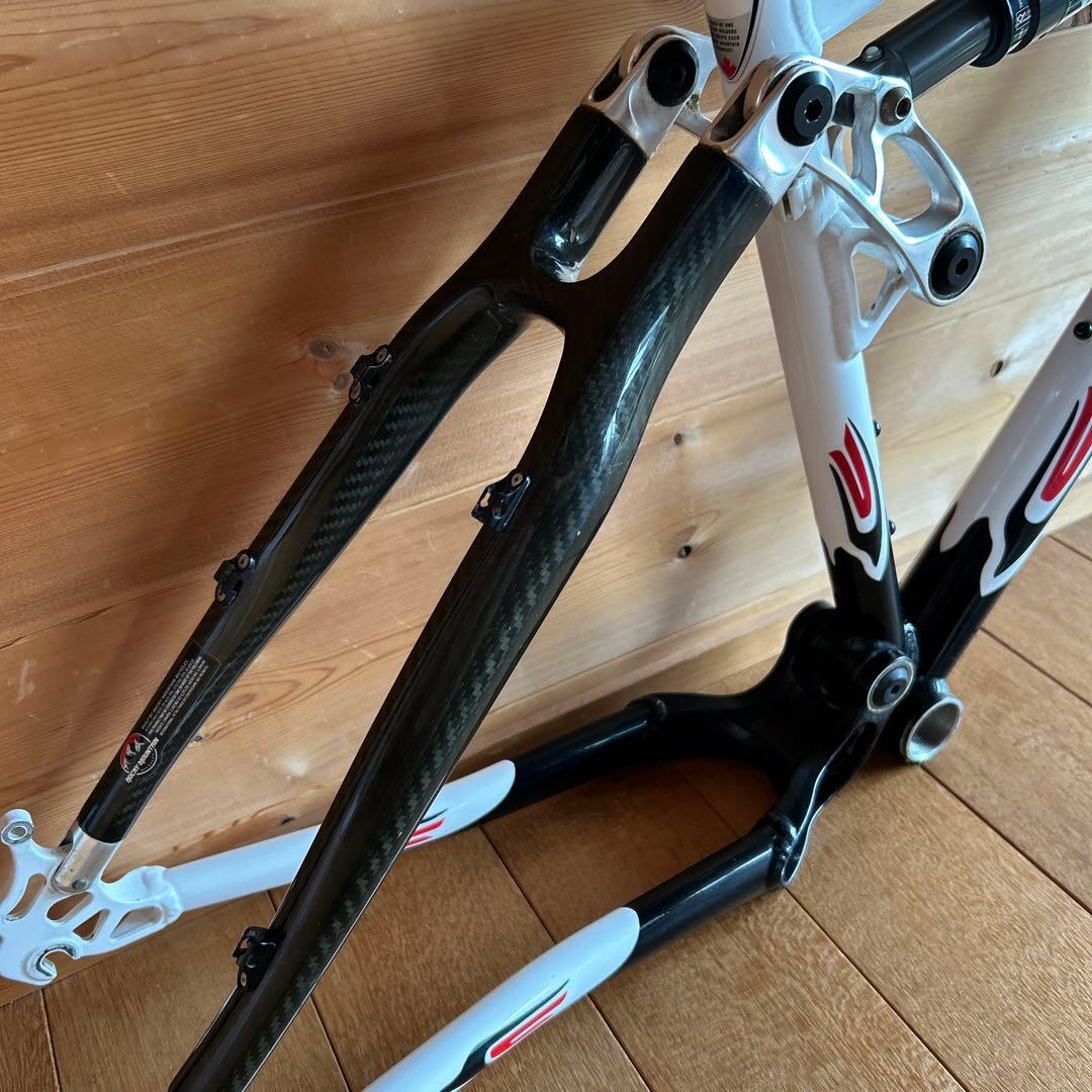 ロッキーマウンテン エレメント トライバル 18インチ