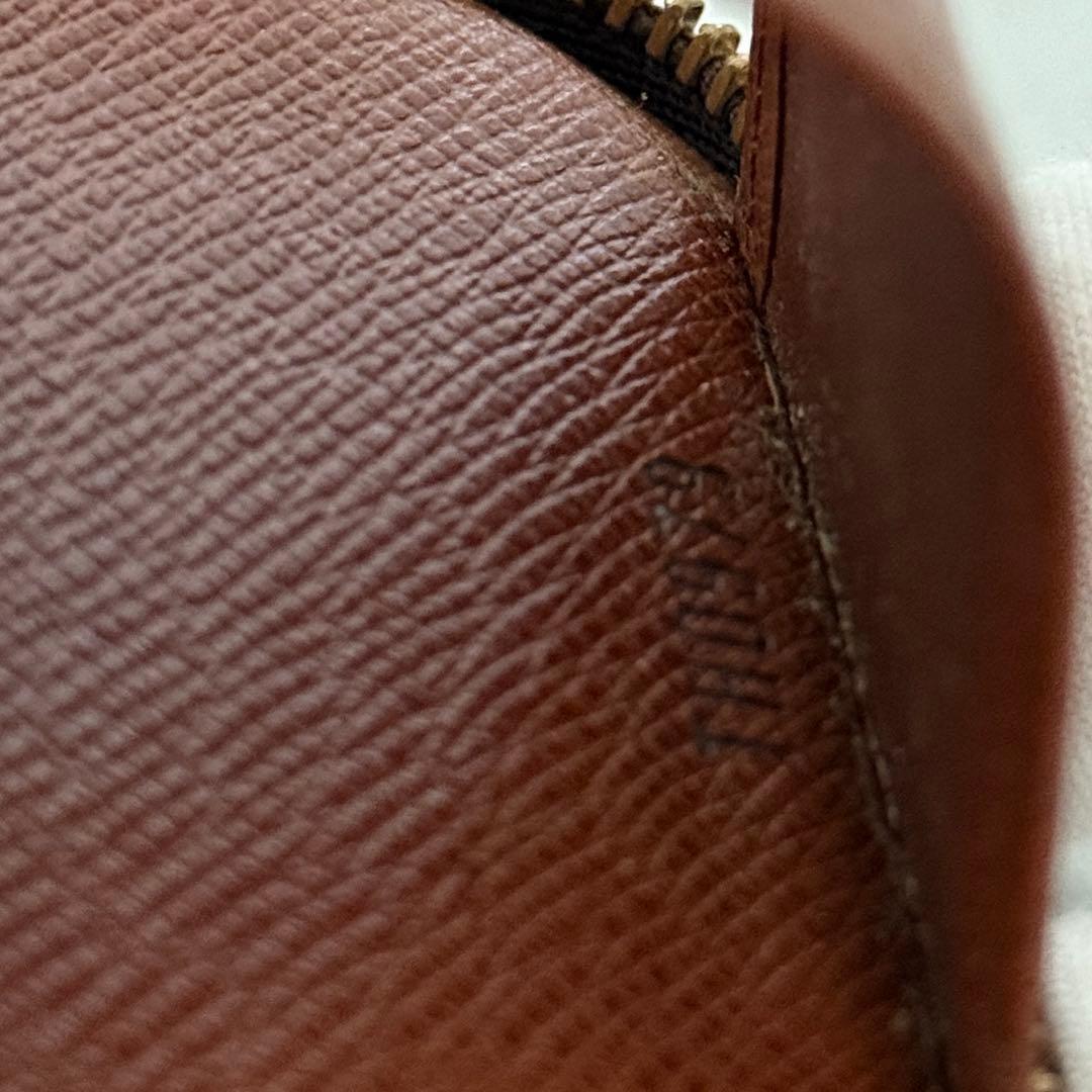 LOUIS VUITTON ルイヴィトン キーケース 本革 レザー ジップ