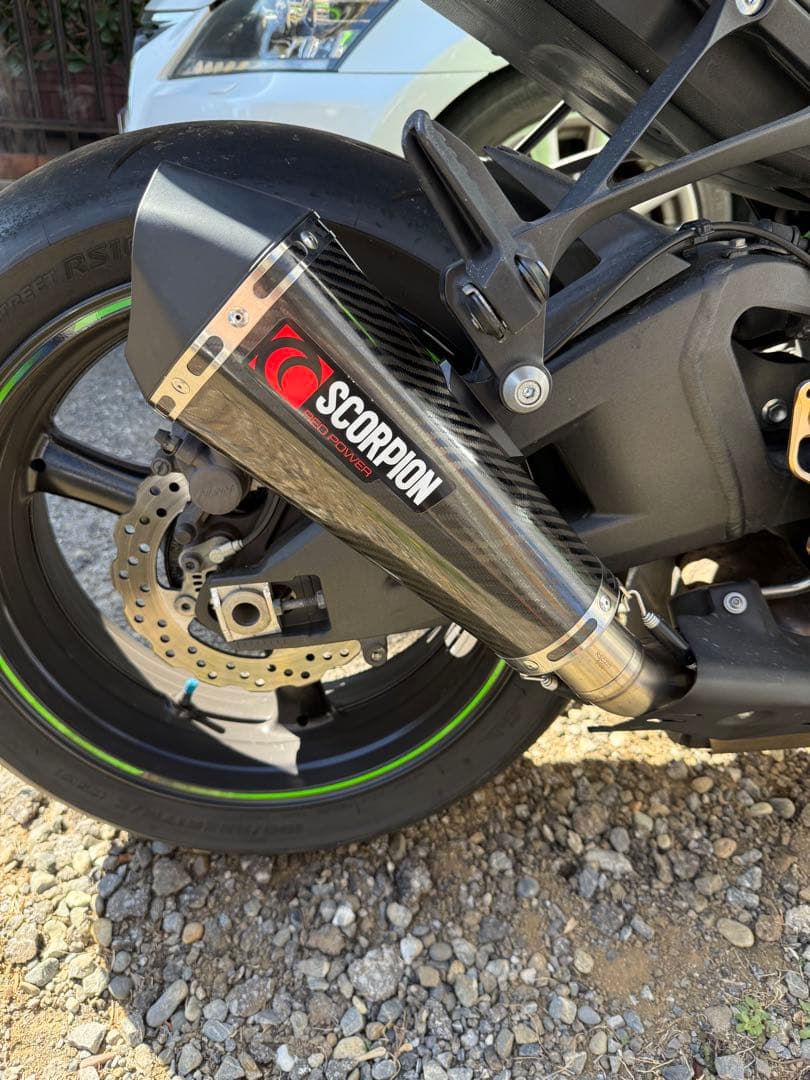 SCORPION カーボンファイバー マフラー