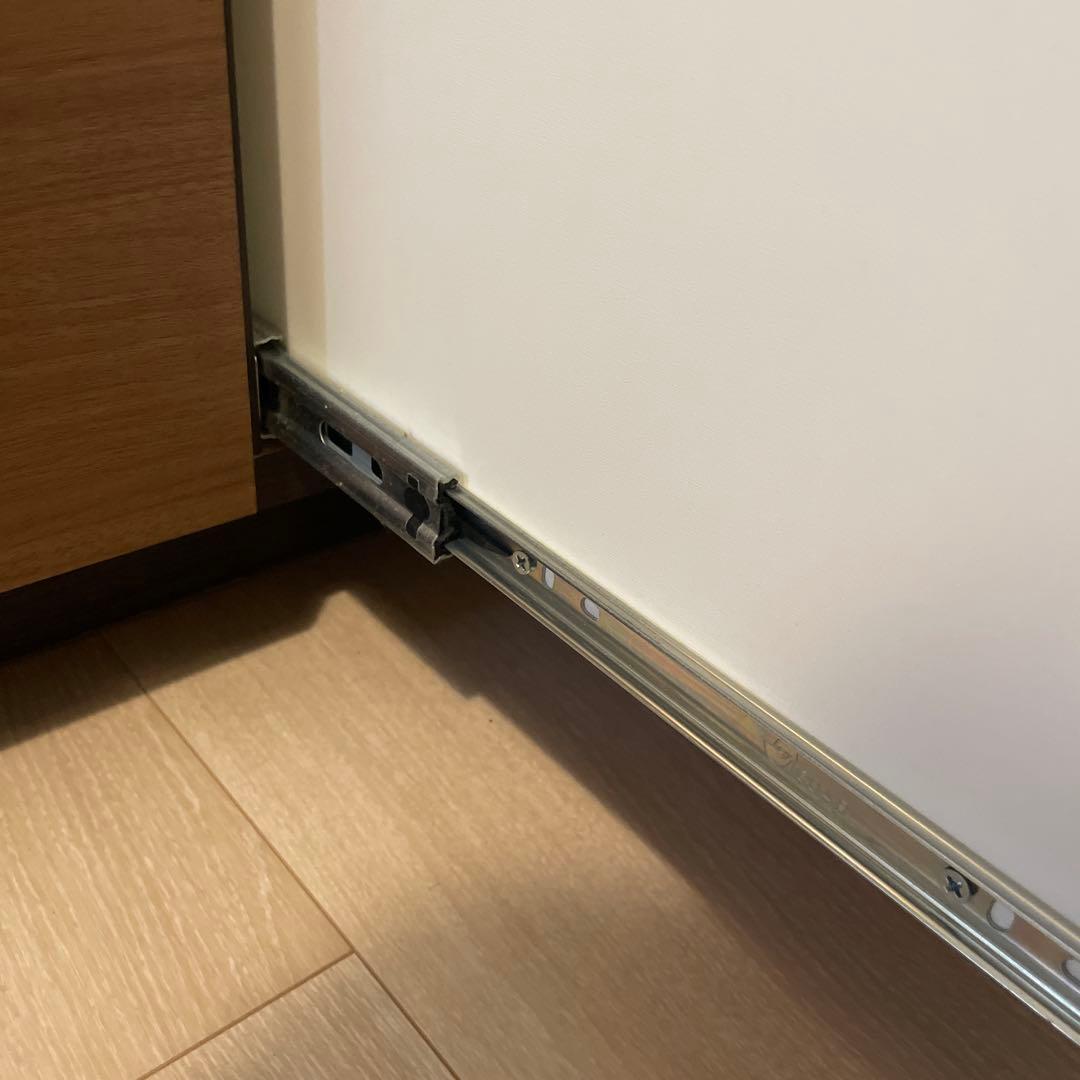 ニトリ　4段チェスト　木目　レール　引き出し　ブラウン