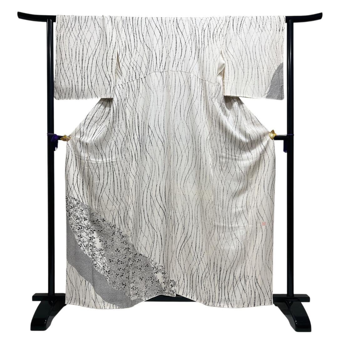 作家もの　付け下げ　モノトーン　よろけ　縦縞　網目地紋　着物　114b d ms