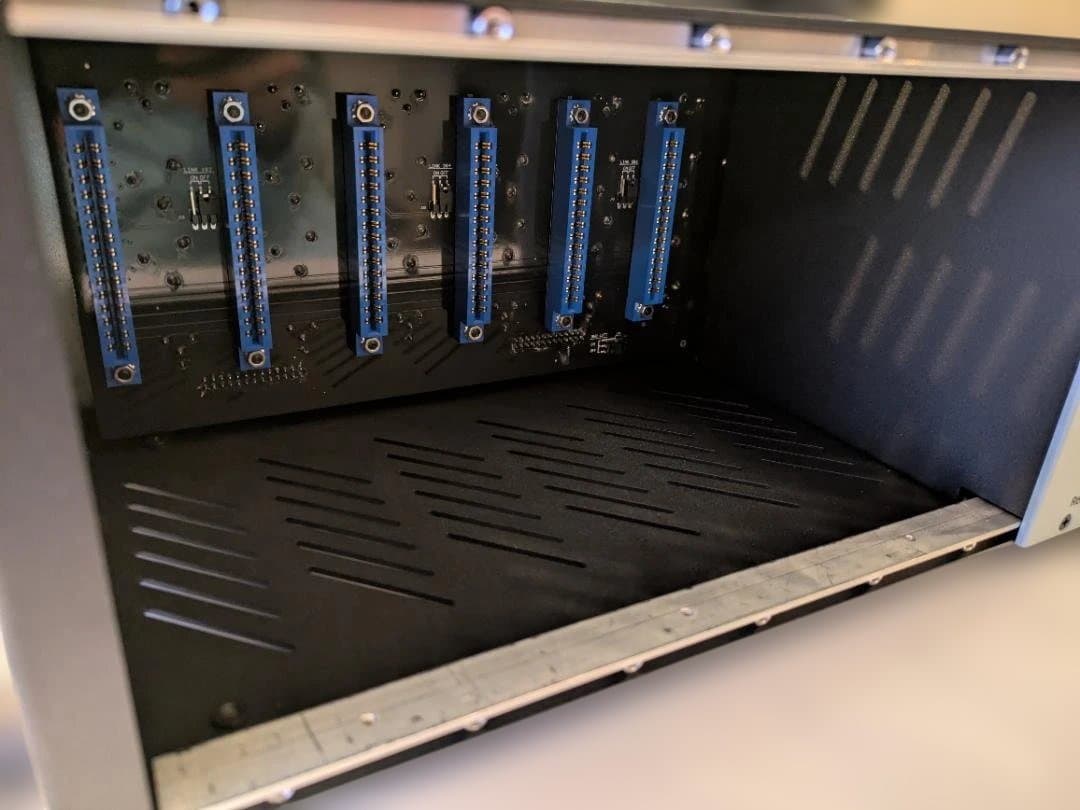 配信機器・PA機器・レコーディング機器 RUPERT NEVE DESIGNS R6 500 Series Rack