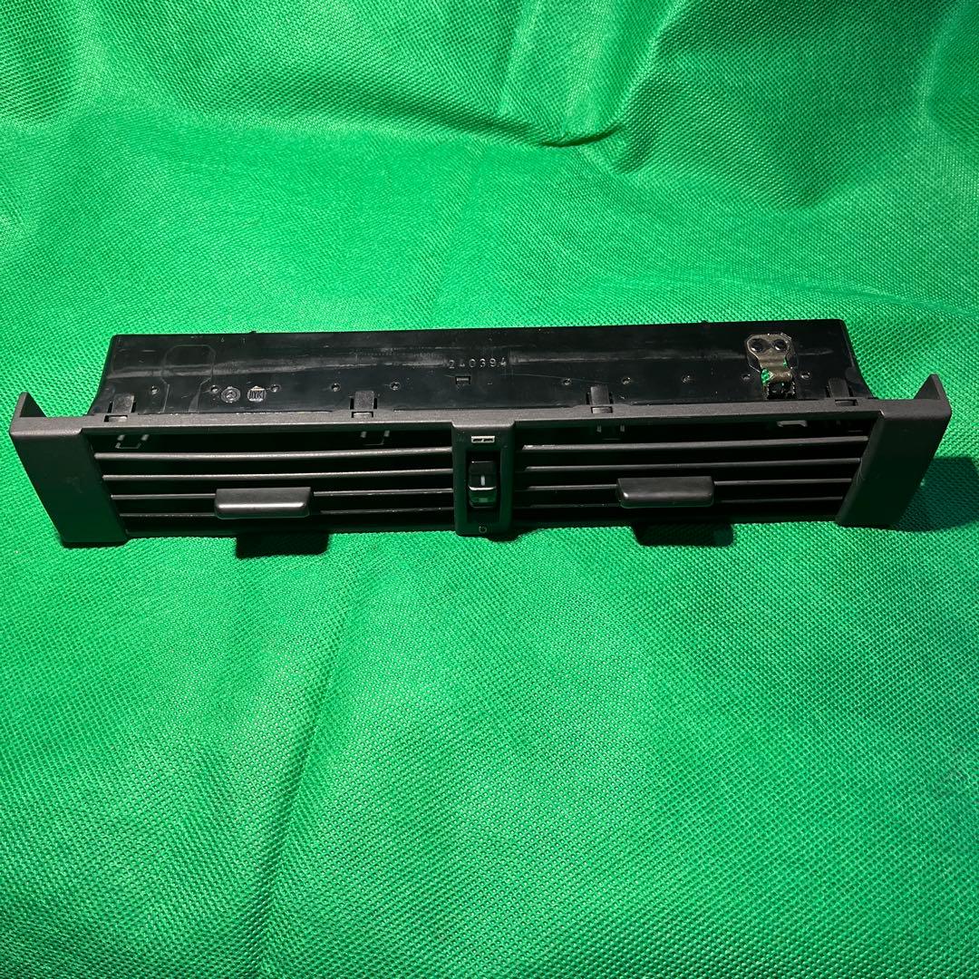 w124 エアコン　センタールーバー　左右ルーバー