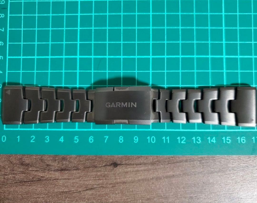 本日午前終了新品同様 GARMIN純正 22mm QuickFit チタンバンド