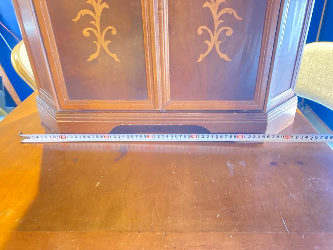 フラワーインレイ木製キャビネット